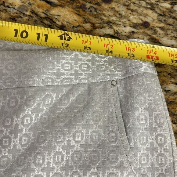 Cache Geo Pattern Flat Front Mid Rise Shorts In Silver Gray Size 10 - Picture 6 of 8